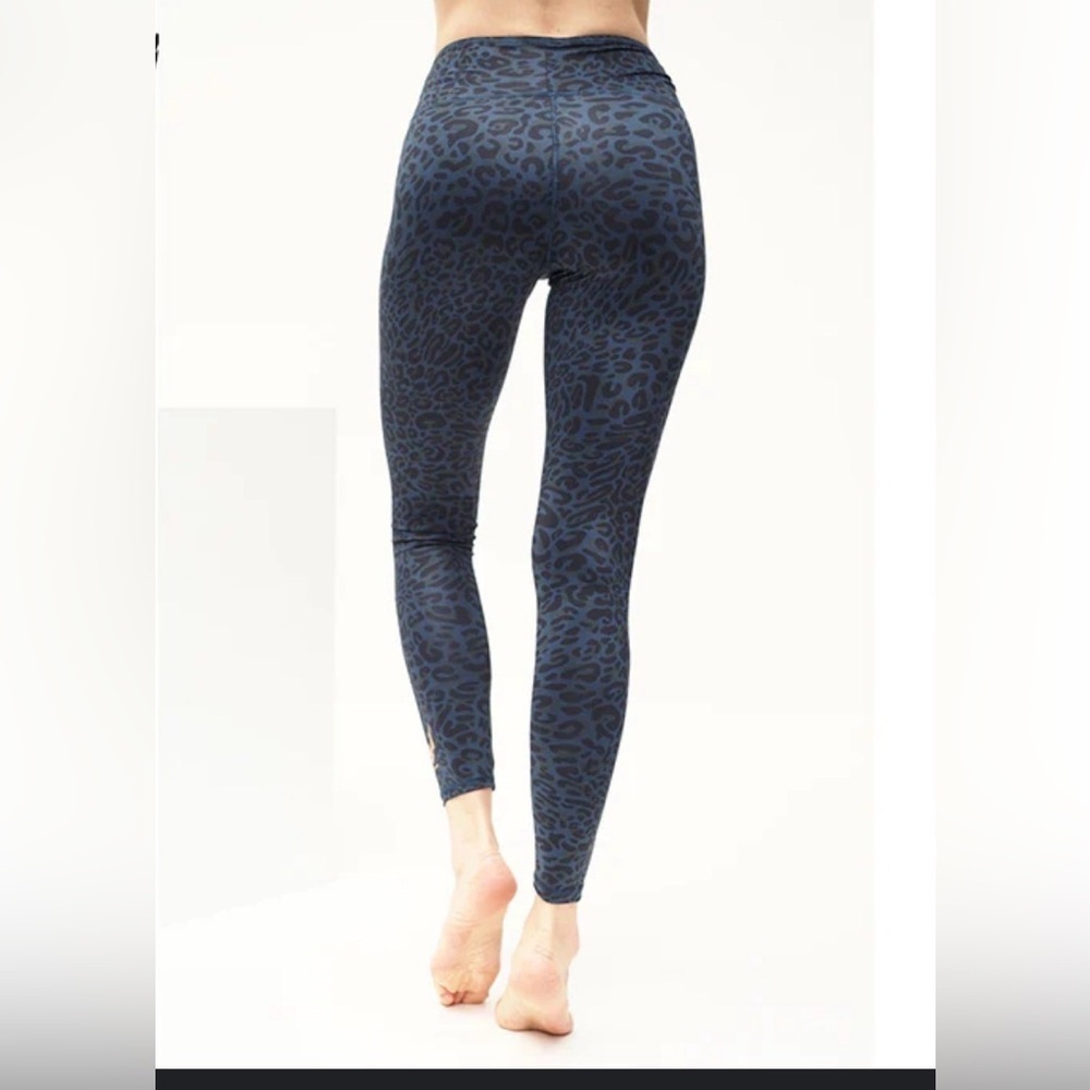 Women’s Leopard Print High Waist Leggings Black Size 6-8